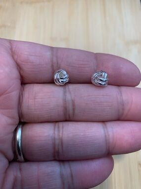 NWT Sterling Silver Knot Stud Earrings